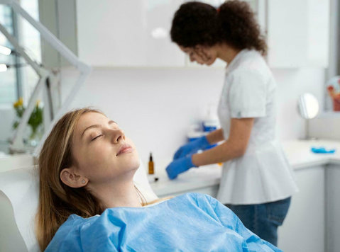 Brighter Smile in Just One Visit! Teeth Whitening in Perris - Beauté