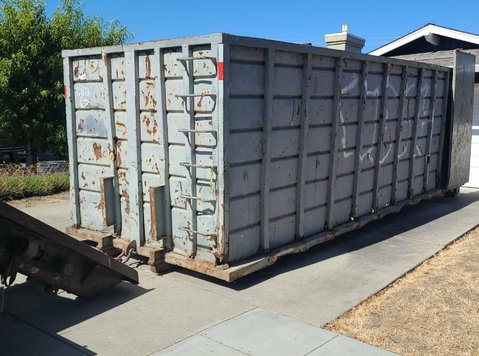 Dumpster Rental San Diego - Останато