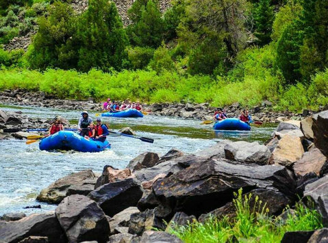 Clear Creek Rafting | Mad Adventures - غيرها
