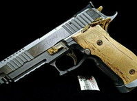 The Best Handguns Collection by Luxus Capital - Keräilyesineet/Antiikki