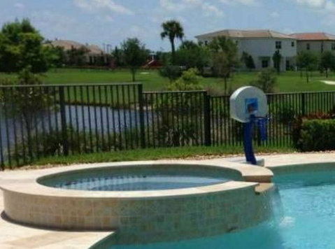 Amazon Stone: Experts in Swimming Pool Spillways - ก่อสร้าง/ตกแต่ง
