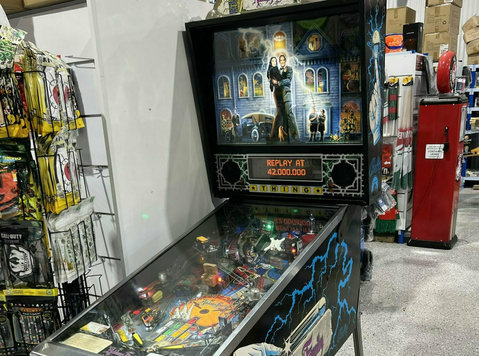 Buy Addams Family pinball machine - Zbierky/Starožitnosti
