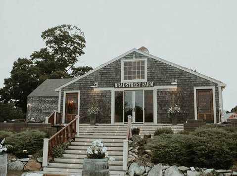Dream barn weddings in Ma begin at Bradstreet Farm - Klüpler/Etkinlikler