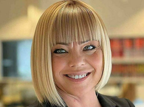 Mesmerizing wigs for white women under 50s. - Beauty/Fashion