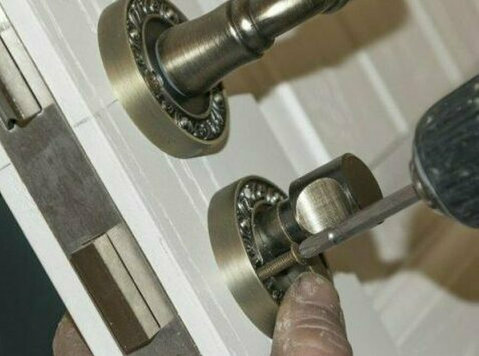 Door Lock Repair In Portland - Outros