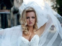 Wedding Dress Cleaning (2) - Schoonmaak