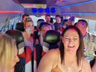 Let's Party Bus Sydney - Party Bus Hawkesbury (3) - Transporte de carro