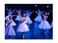 Kew School of Dance (3) - Musiikki, teatteri, tanssi
