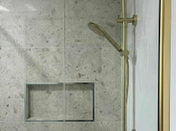 Regal Shower Screens Gold Coast (5) - Servicii Casa & Gradina