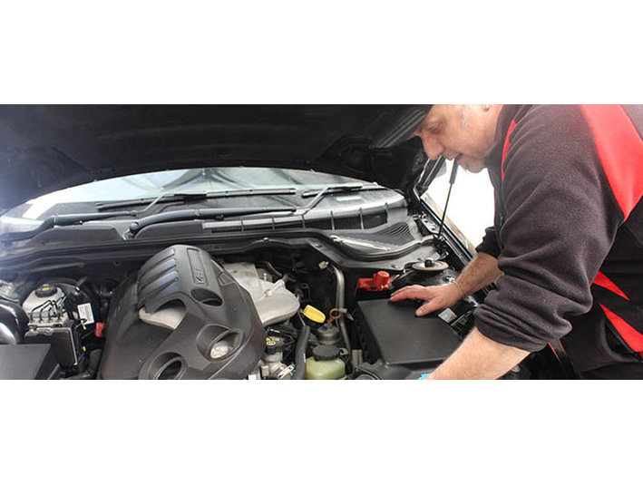 Razs & Sons Tyre and Autocare - Auton korjaus ja moottoripalvelu