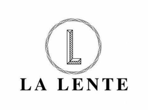 La Lente - Photographers
