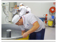tst property services (2) - Cleaners & Cleaning services