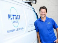 Ruttley Services – Plumbing & Electrical (1) - Encanadores e Aquecimento