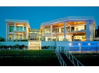 HUM & FEA Gold Coast Realty (3) - Realitní kancelář