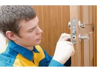 Fast Action Locksmiths (4) - Security services