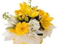 Thanks A Bunch Florist (5) - تحفے اور پھول