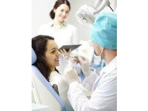 Citra Dandenong Dental - Зъболекари