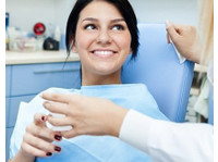 Sunrise Dental and Cosmetic Clinic (2) - Dentistes