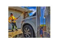 Winducks Gutter & Window Cleaning Edmonton (3) - Janelas, Portas e estufas