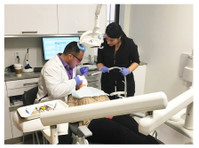 Bond Street Dental Implants Toronto (1) - Terveysopetus