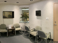Safavi Dental Clinic (3) - Hammaslääkärit