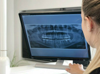 Clinique Poirier Centre Dentaire (6) - Зъболекари