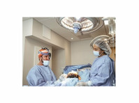 Dr. Cory Torgerson Facial Cosmetic Surgery & Laser Centre (2) - Козметични процедури