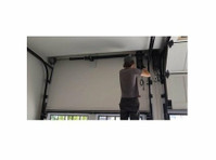 Toronto Garage Door Repair (1) - Būvniecības Pakalpojumi