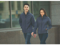 The Authentic T-Shirt Company®/SanMar Canada (4) - Abbigliamento