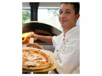 Flour Power Catering (2) - Food & Drink