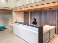 iQ Office Suites (5) - Офис площи