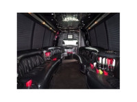 Calgary Party Bus & Limo Services (1) - Autovermietungen