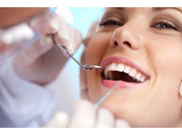 Kerrisdale Dental Centre (1) - ڈینٹسٹ/دندان ساز