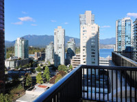 Riviera on Robson Suites Hotel (2) - Hotels & Hostels