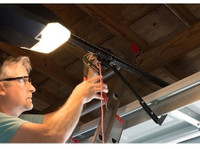 Fix It Right Garage Door Repair Toronto (2) - Janelas, Portas e estufas