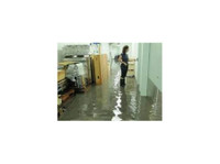 Water Damage Montreal (2) - Construction Services
