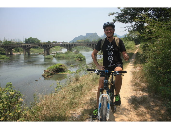 桂林易游国际旅行社Easy Tour China Travel Co., Ltd - Bikes, bike rentals & bike repairs