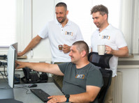 B-IT Service GmbH (2) - Negozi di informatica, vendita e riparazione