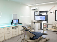 Dente Clinic in Agios Dimitrios - Alexopoulos Aris,DDS (2) - Dentistas