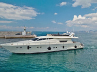 Luxury Motor Yachts (2) - Iates & Vela