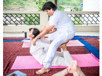 Vinyasa Yoga Teacher Training Course in Rishikesh India (3) - Тренажеры, Личныe Tренерa и Фитнес