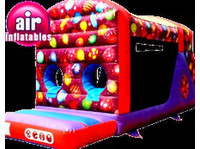 Bouncy Castle Hire (1) - Balloons, Paragliding & Flying Clubs