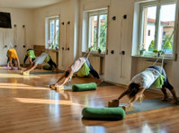 Yoga con Karin (2) - Спортски сали, Лични тренери & Фитнес часеви