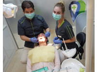 Dental365 - Emergency Dentist The Hague (6) - Hammaslääkärit