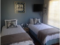 Holiday House Rental Blouberg Cape Town (4) - Servicios de alojamiento
