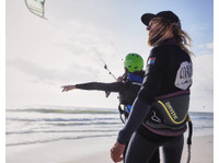 Coastline Kitesurfing (1) - Wassersport & Tauchen