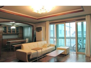 House Korea - Accommodation services