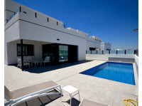 Iberica-Estates Spanish Property (2) - Агенти за недвижими имоти