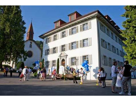 International School of Zug and Luzern (ISZL) - Kansainväliset koulut