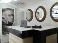 Le Michel Salons Bur Dubai (2) - Hairdressers